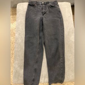 5 Pocket Divided black tapered distressed jeans used, good condition!